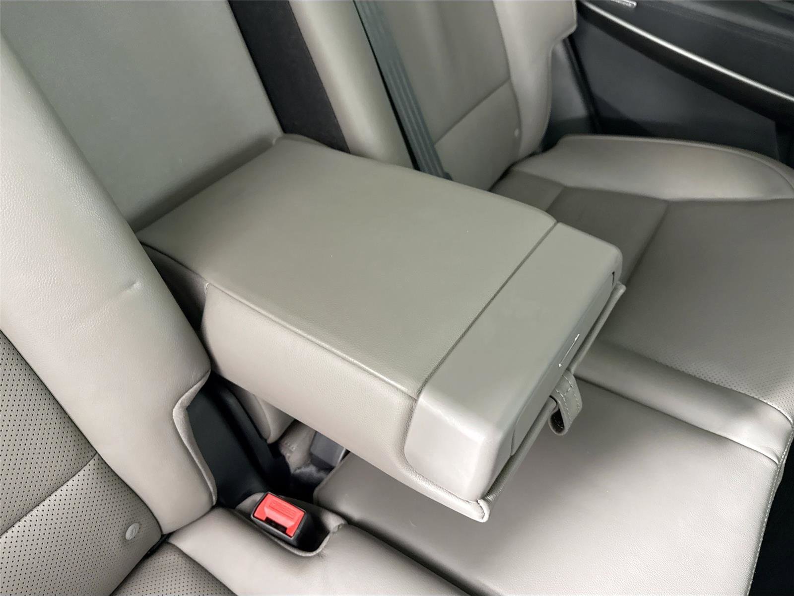 Used 2017 Hyundai Santa Fe SE image 49