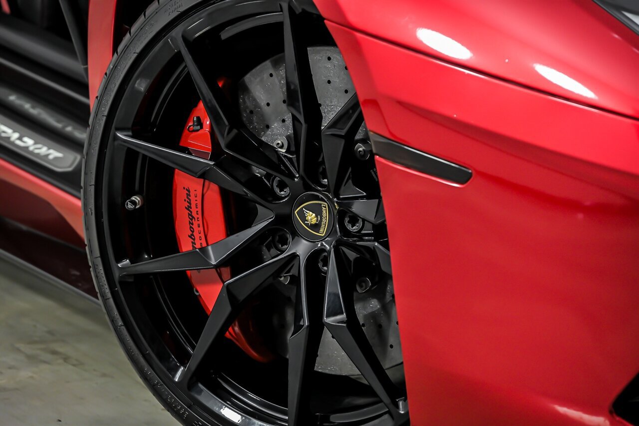 Used 2019 Lamborghini Aventador S AWD/4WD image 4