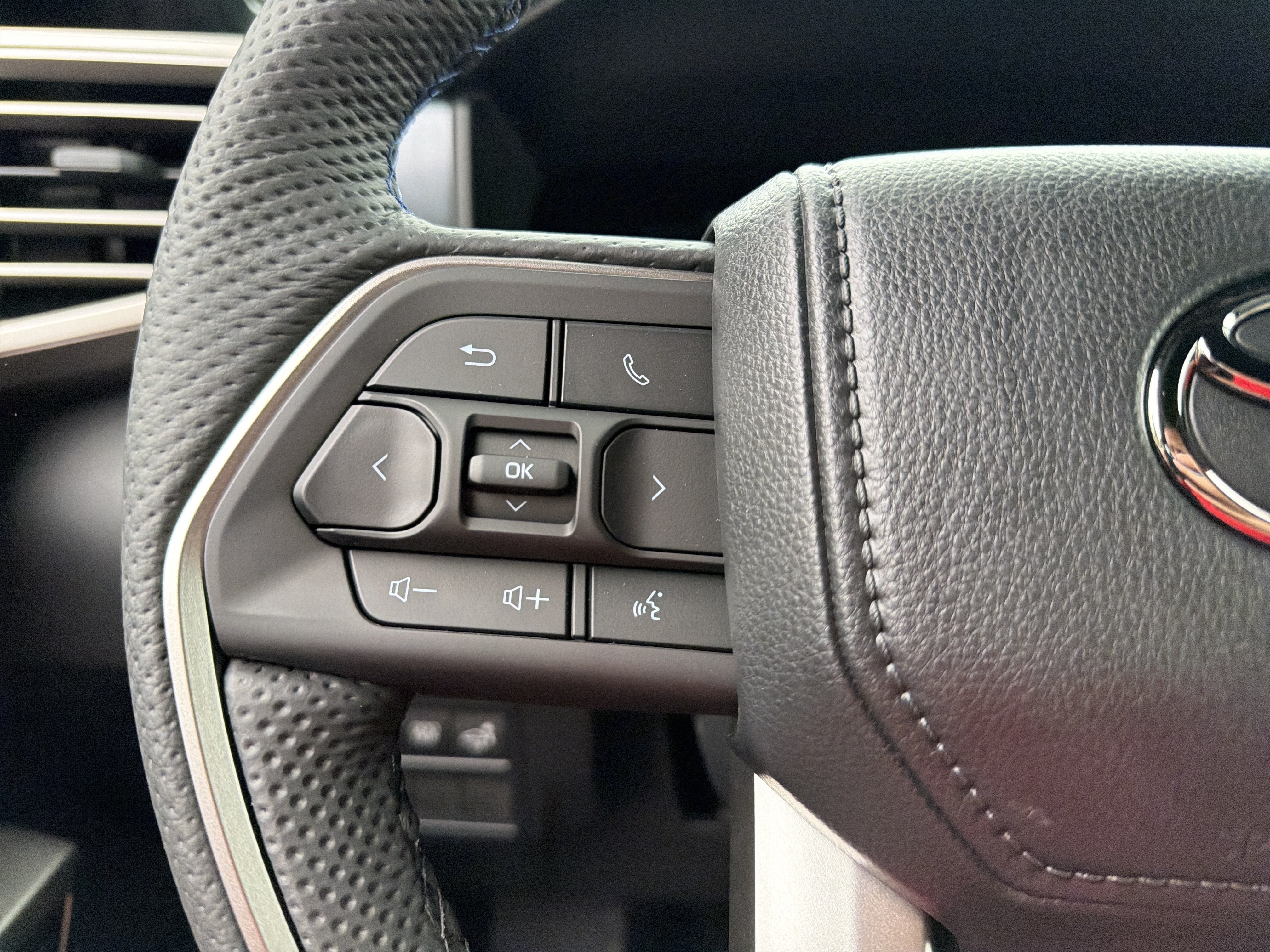New 2026 Toyota Tundra Platinum AWD/4WD image 20