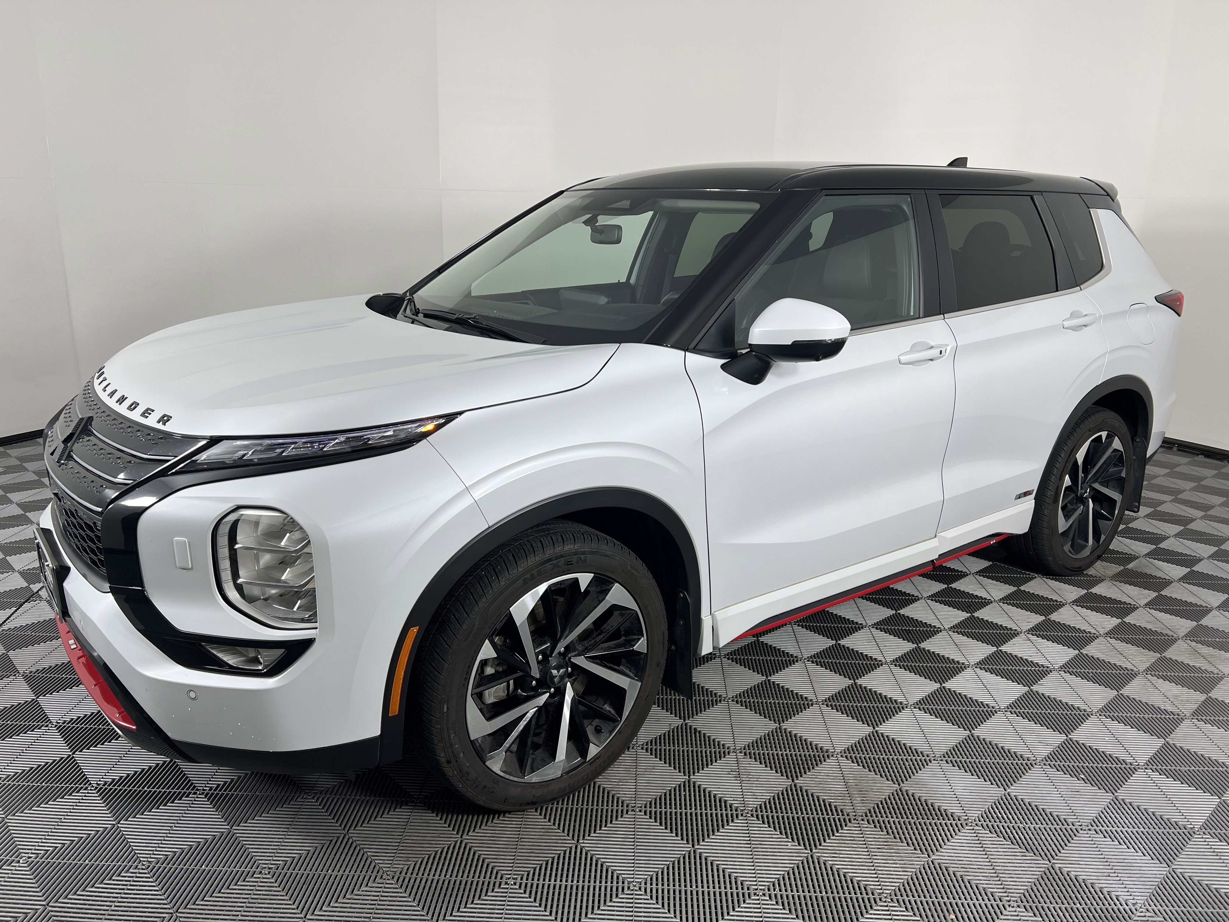 Used 2023 Mitsubishi Outlander Ralliart AWD/4WD image 7