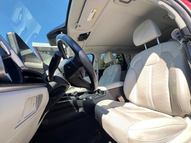 Certified 2025 Kia Sorento S w/ Panoramic Sunroof Package FWD image 16