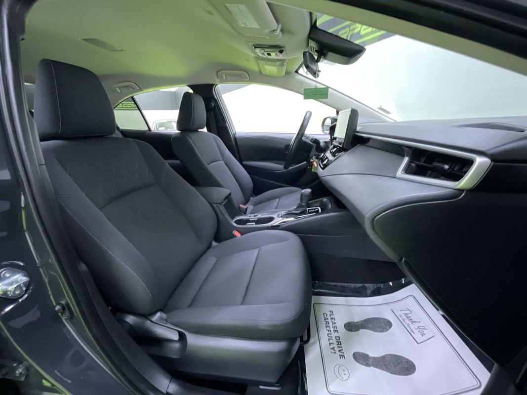 Used 2025 Toyota Corolla LE image 28