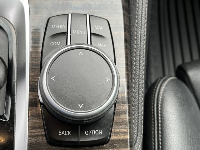 Used 2019 BMW 540i w/ M Sport Package image 16