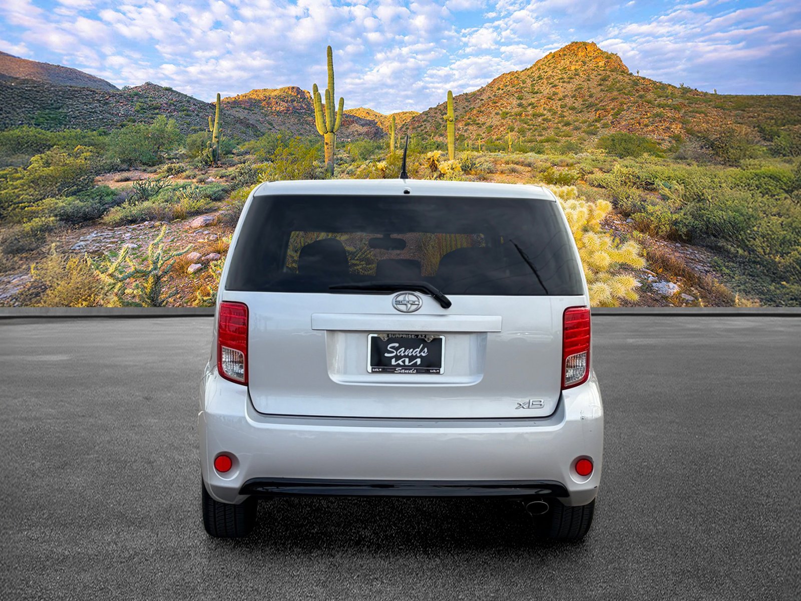 Used 2013 Scion xB FWD image 9