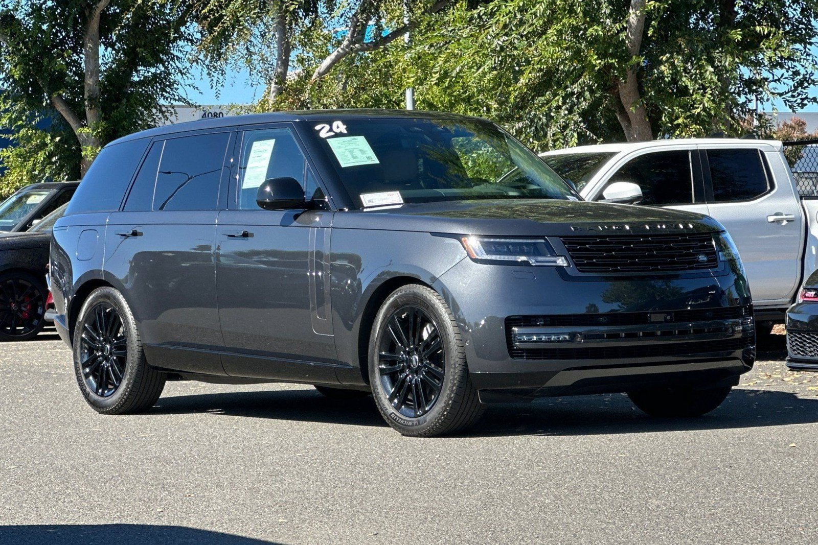 Used 2024 Land Rover Range Rover Long Wheelbase SE AWD/4WD image 6