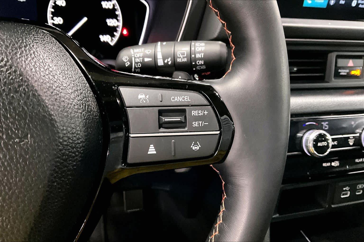 Used 2025 Honda Pilot TrailSport image 24