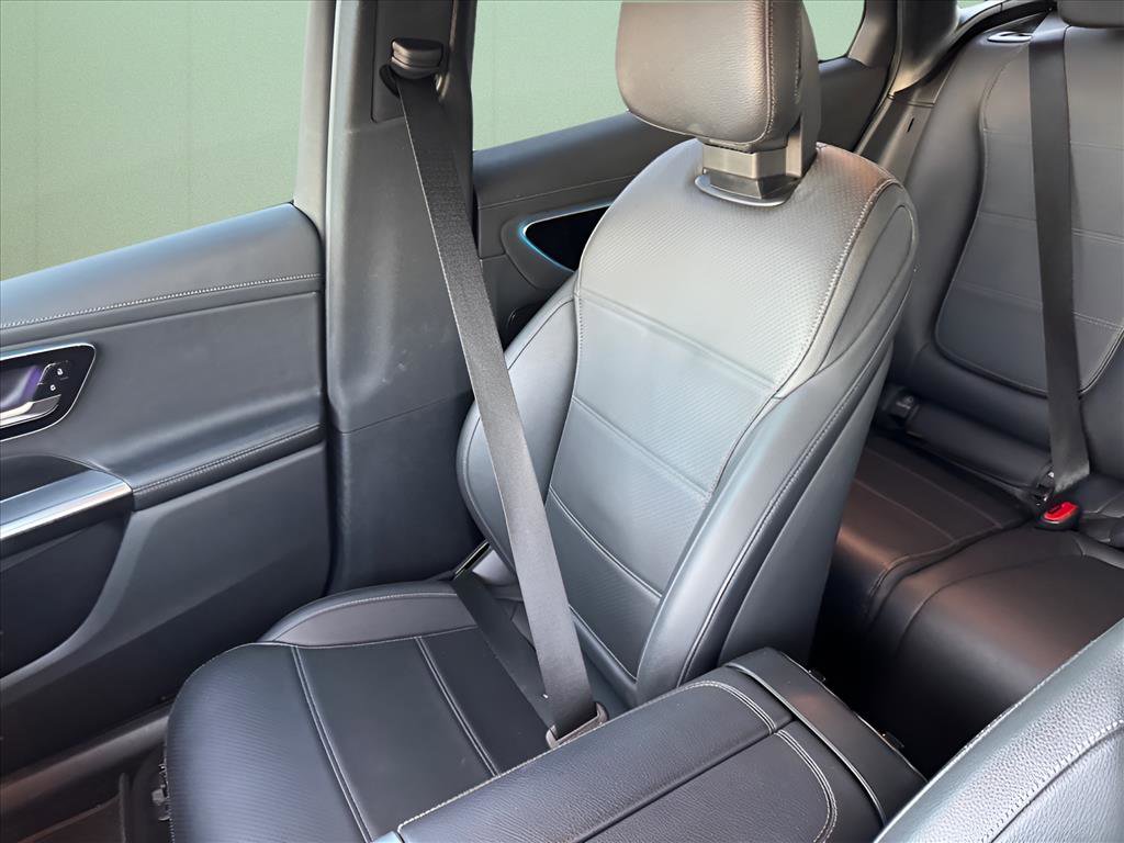 Used 2024 Mercedes-Benz GLC 300 4MATIC image 8