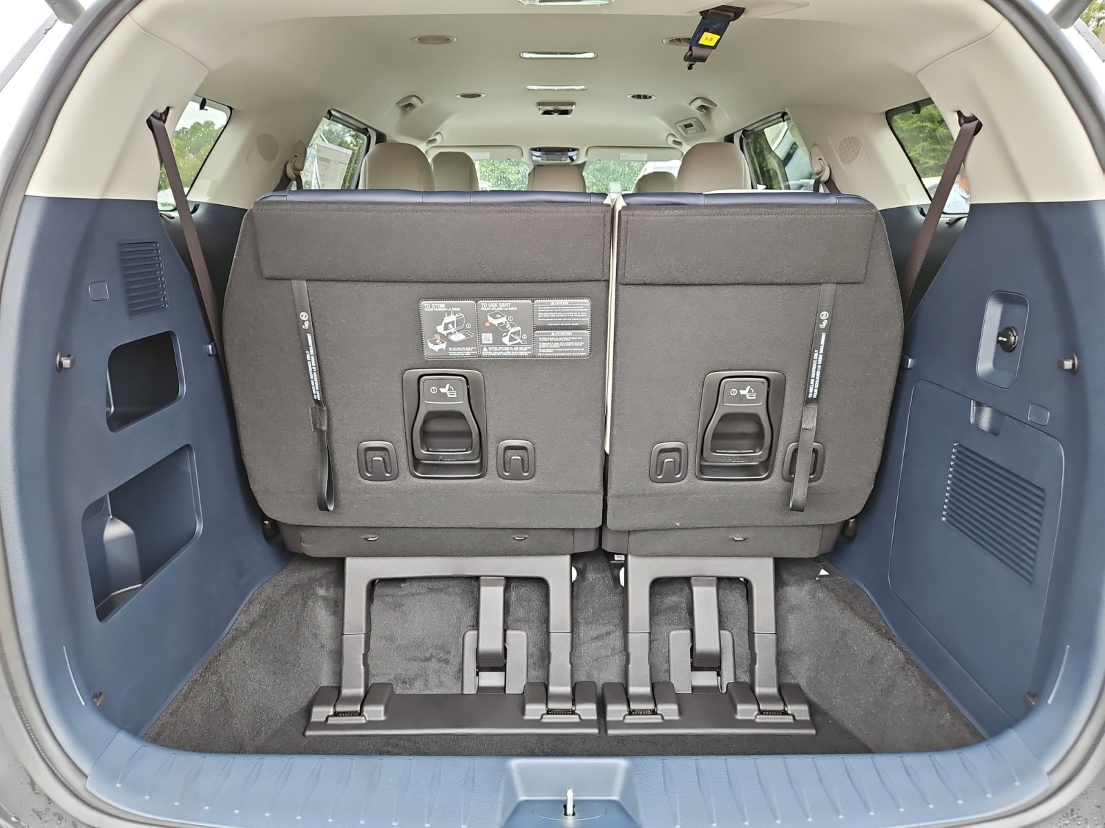 New 2026 Kia Carnival EX image 19