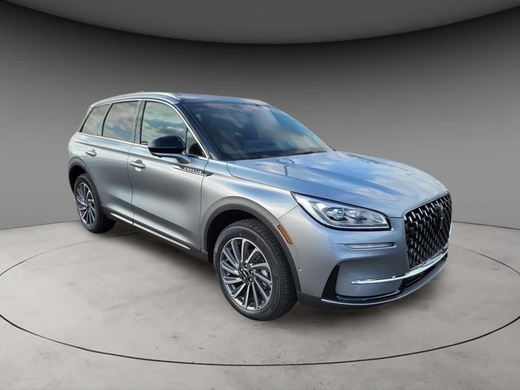 New 2024 Lincoln Corsair Reserve FWD image 3