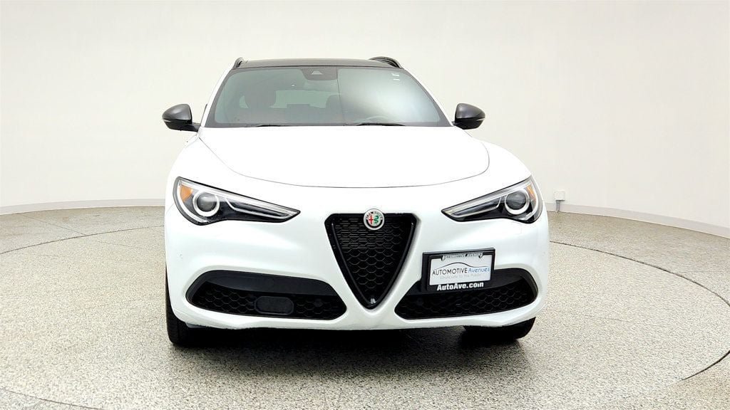 Used 2023 Alfa Romeo Stelvio Veloce AWD/4WD image 2