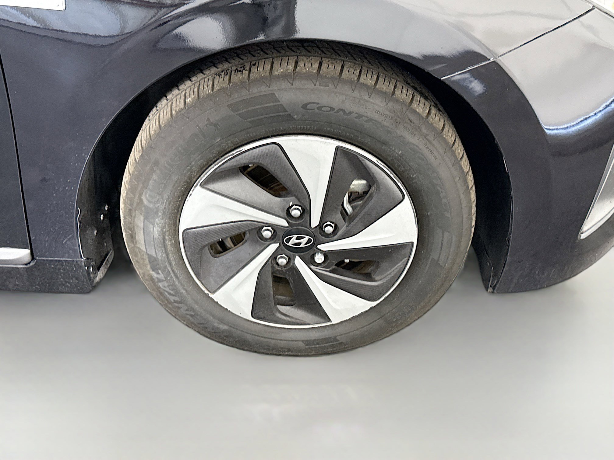 Used 2017 Hyundai Ioniq SEL image 32