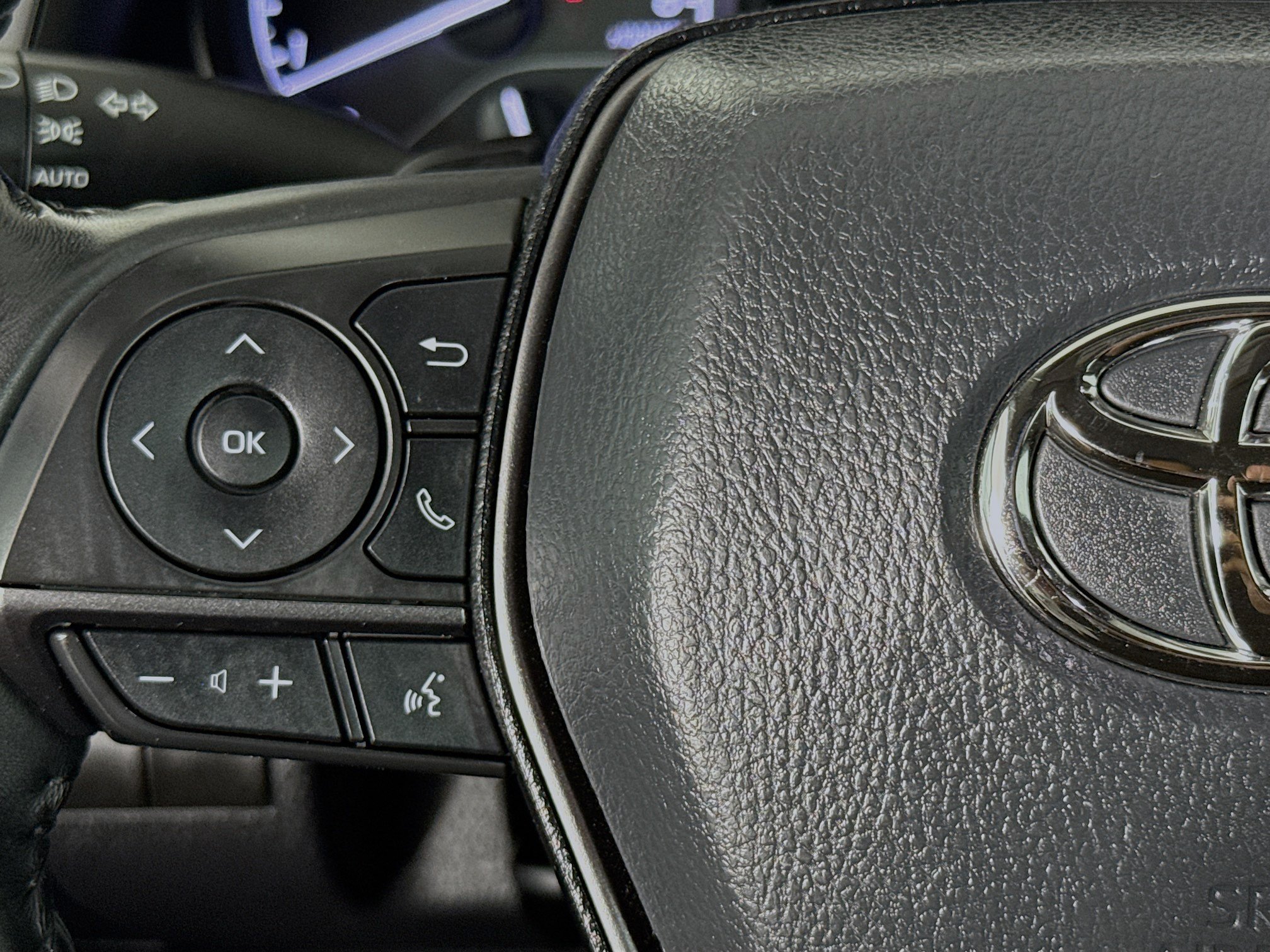 Used 2023 Toyota Camry SE FWD image 13