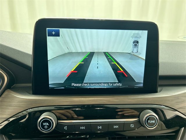 Used 2020 Ford Escape Titanium image 15