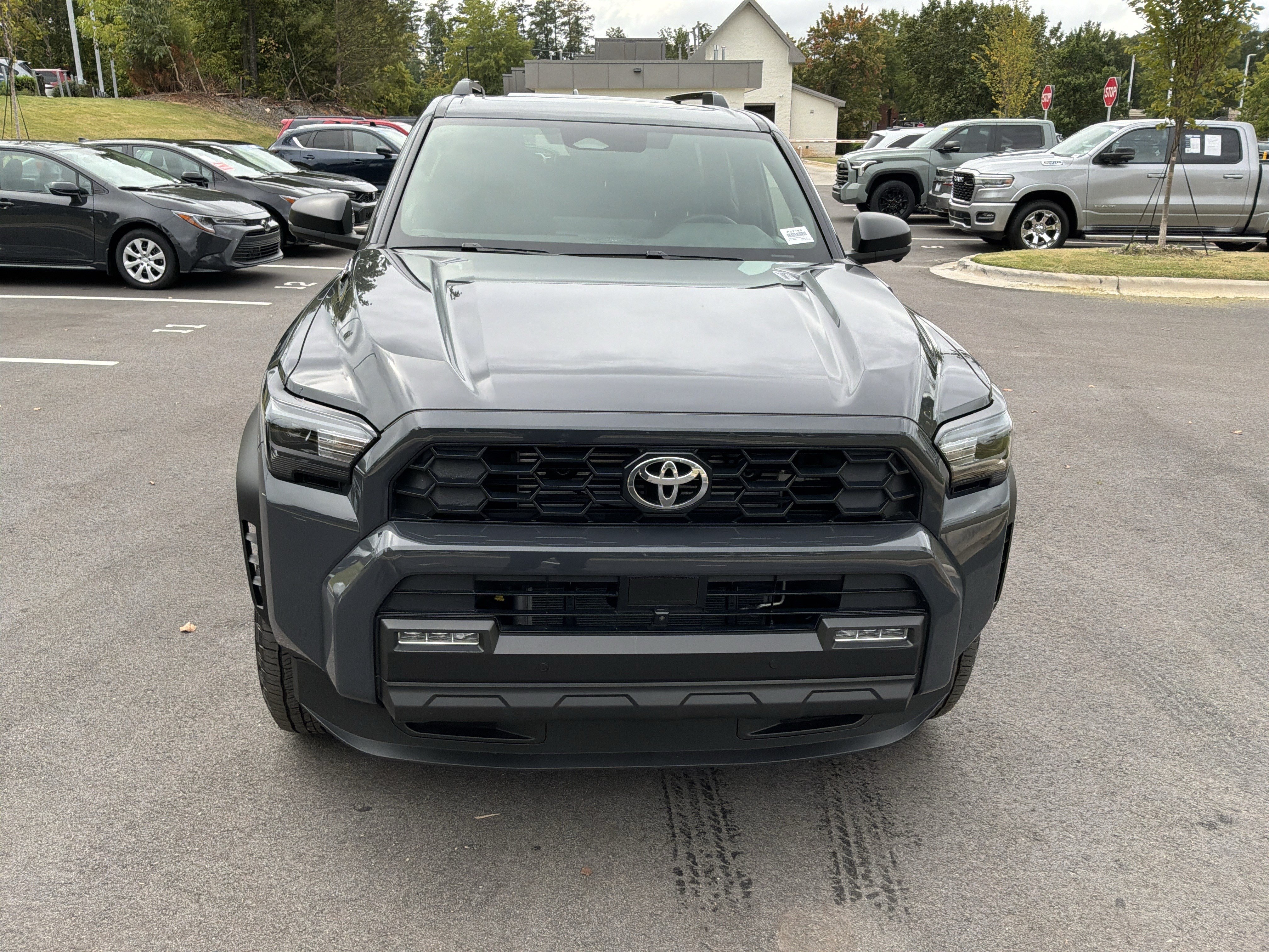 Used 2025 Toyota 4Runner TRD Off-Road Premium AWD/4WD image 3