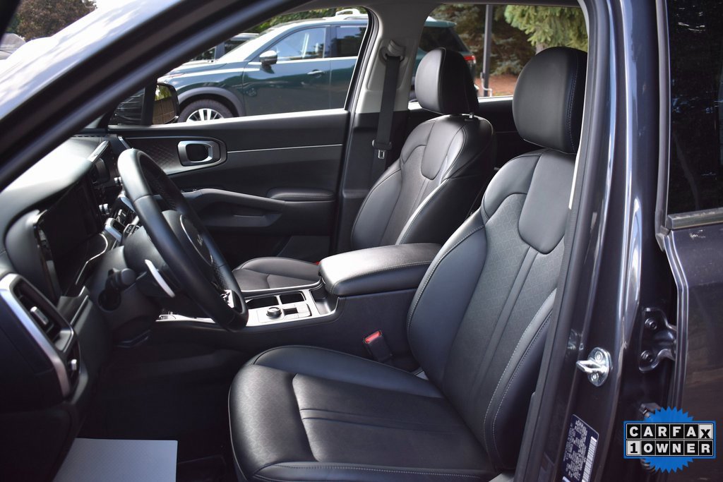 Used 2023 Kia Sorento EX image 39