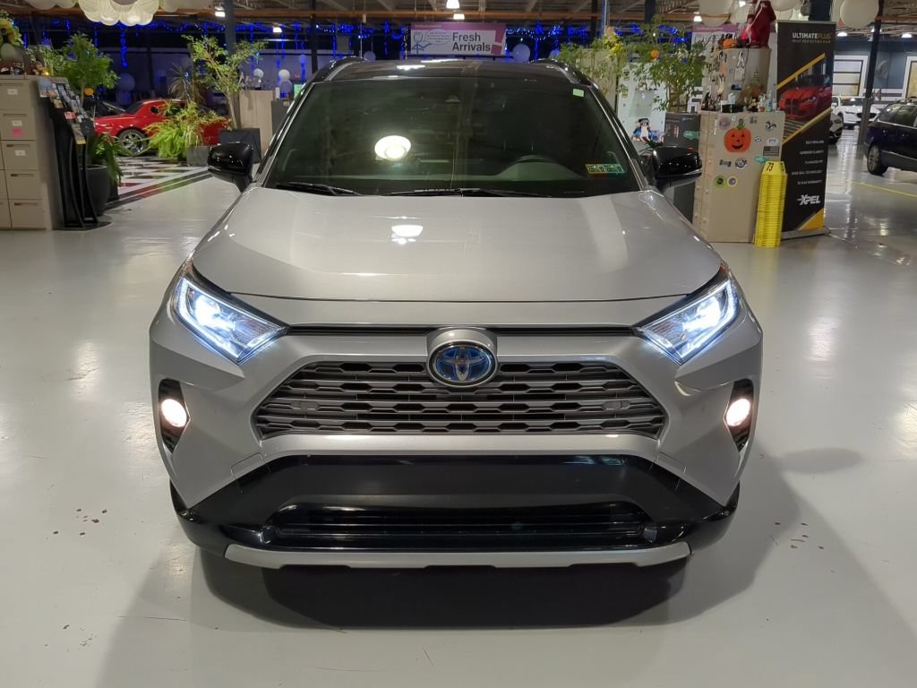 Used 2020 Toyota RAV4 XSE AWD/4WD image 3