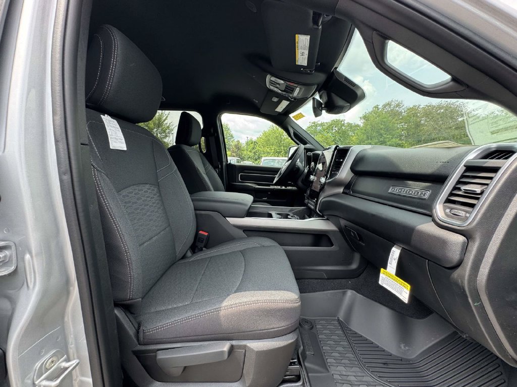 New 2026 RAM 2500 Big Horn AWD/4WD image 16