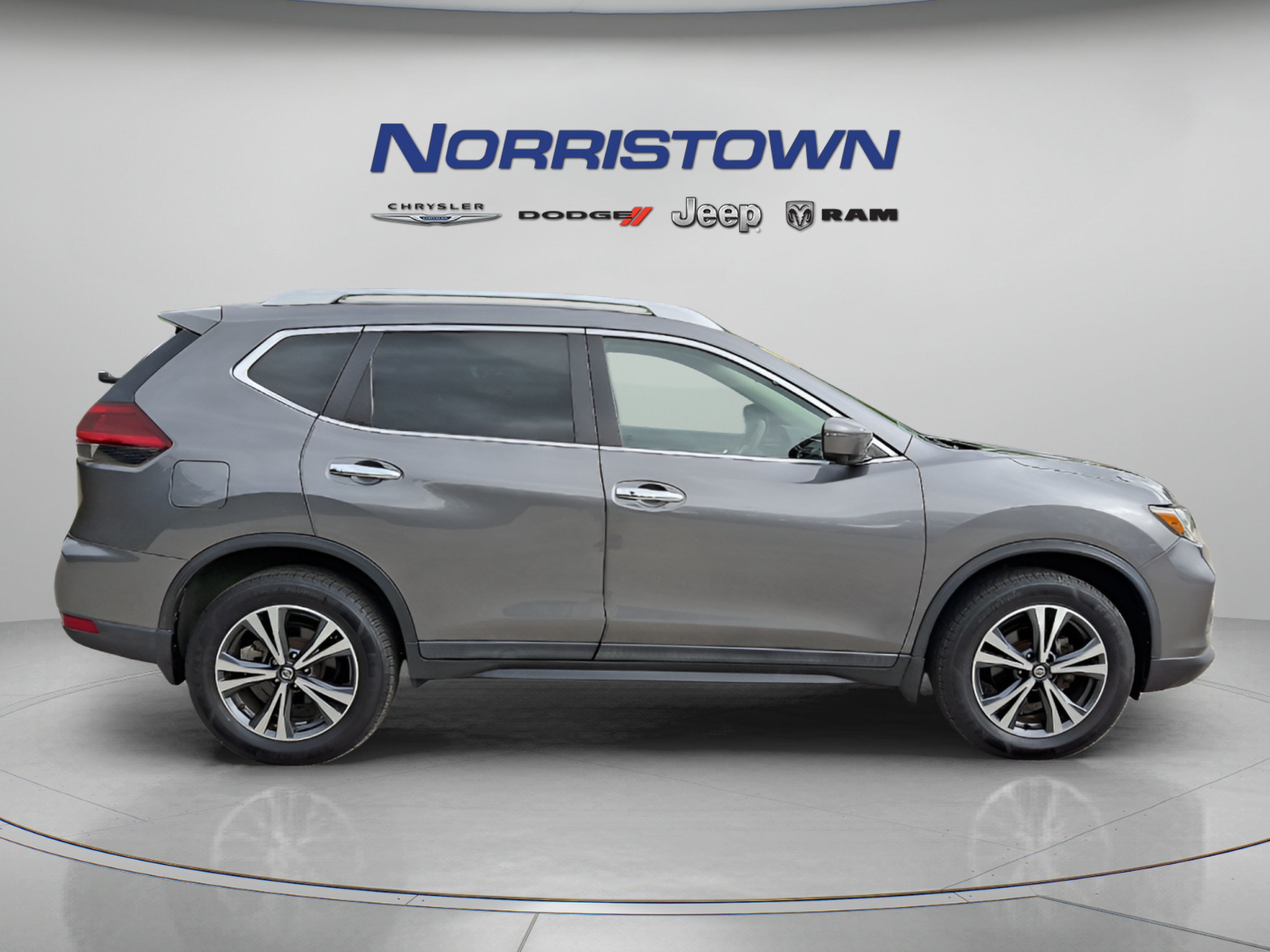 Used 2019 Nissan Rogue SV w/ Premium Package AWD/4WD image 7