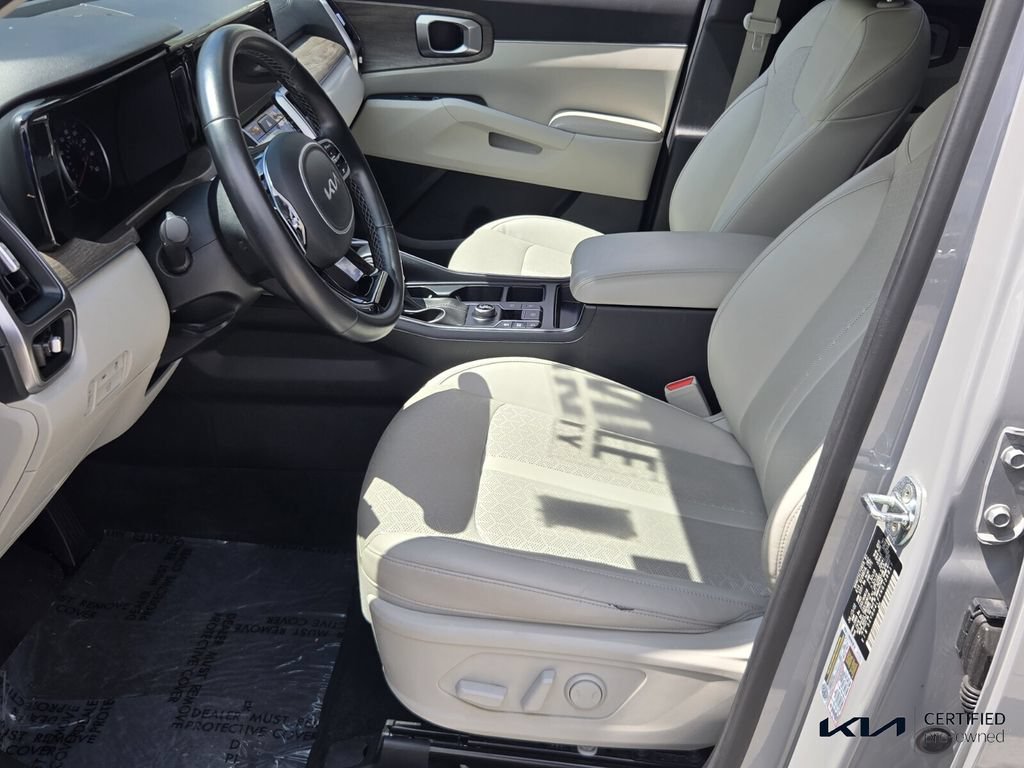 Used 2022 Kia Sorento EX w/ Panoramic Sunroof Package FWD image 10