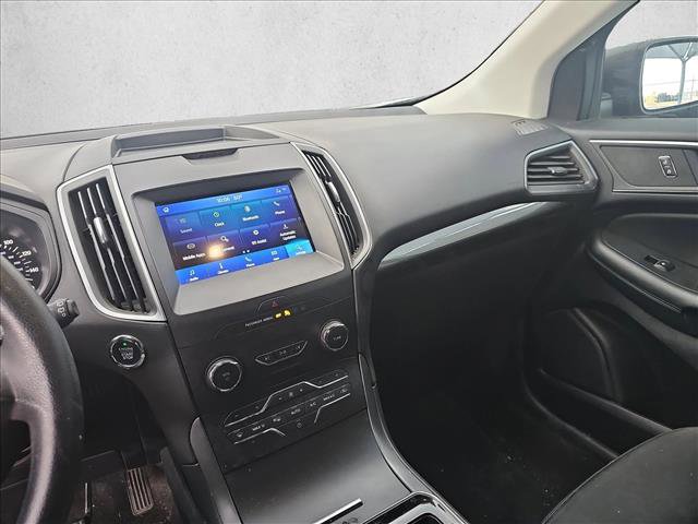 Used 2020 Ford Edge SE image 12