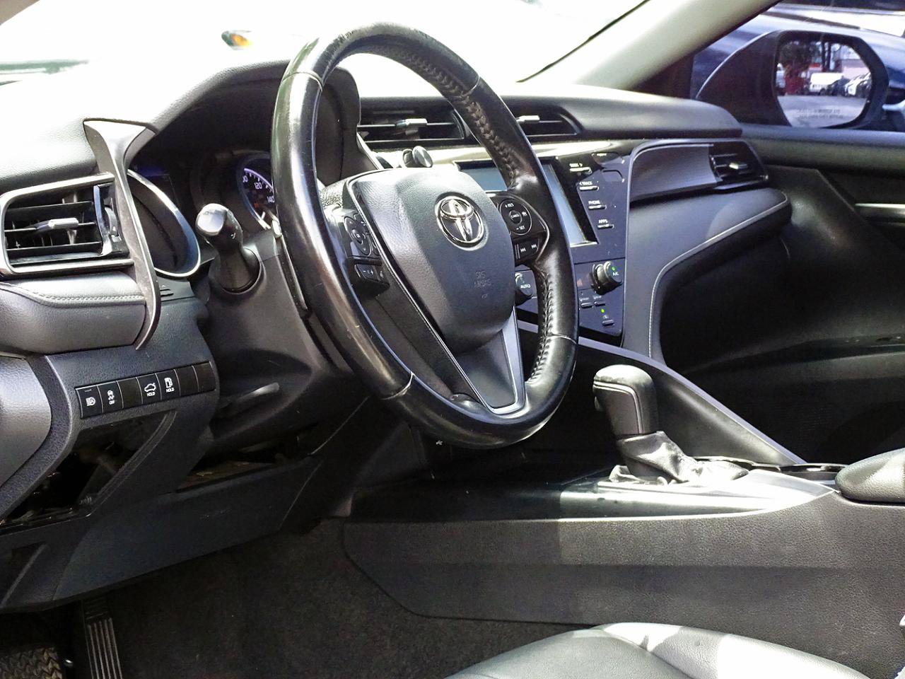 Used 2020 Toyota Camry SE FWD image 22