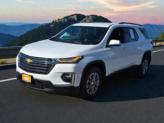 Used 2023 Chevrolet Traverse LT image 3