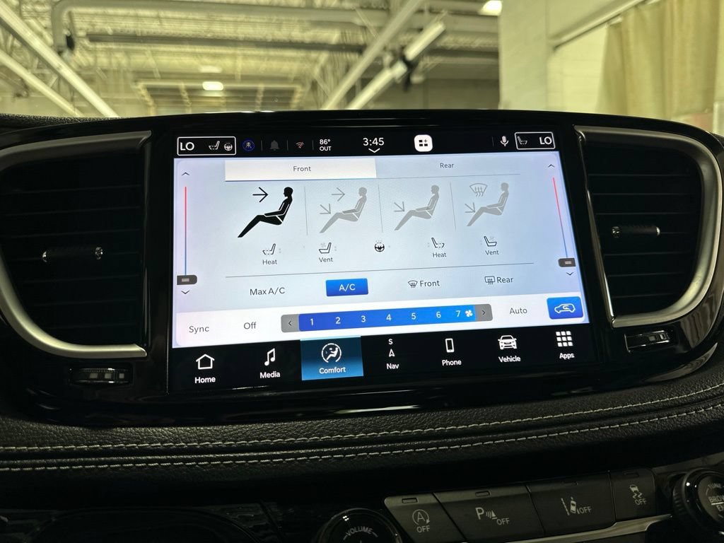 Used 2023 Chrysler Pacifica Limited FWD image 5