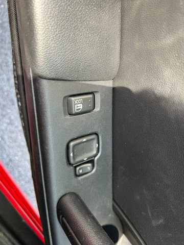 Used 2014 MAZDA MX-5 Miata Sport w/ Convenience Package image 17