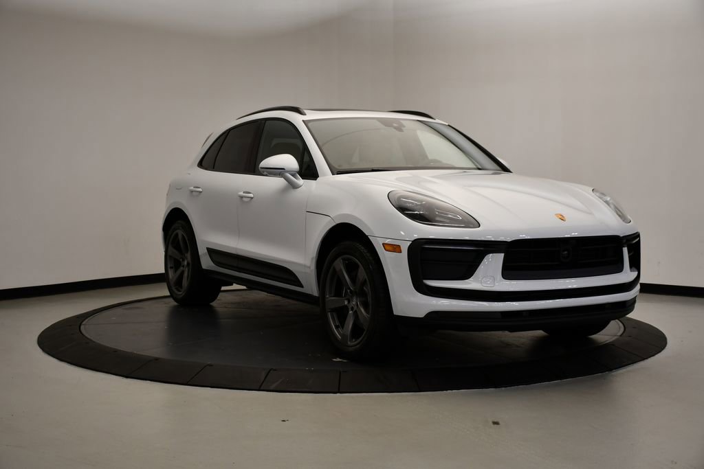Certified 2025 Porsche Macan Turbo image 9