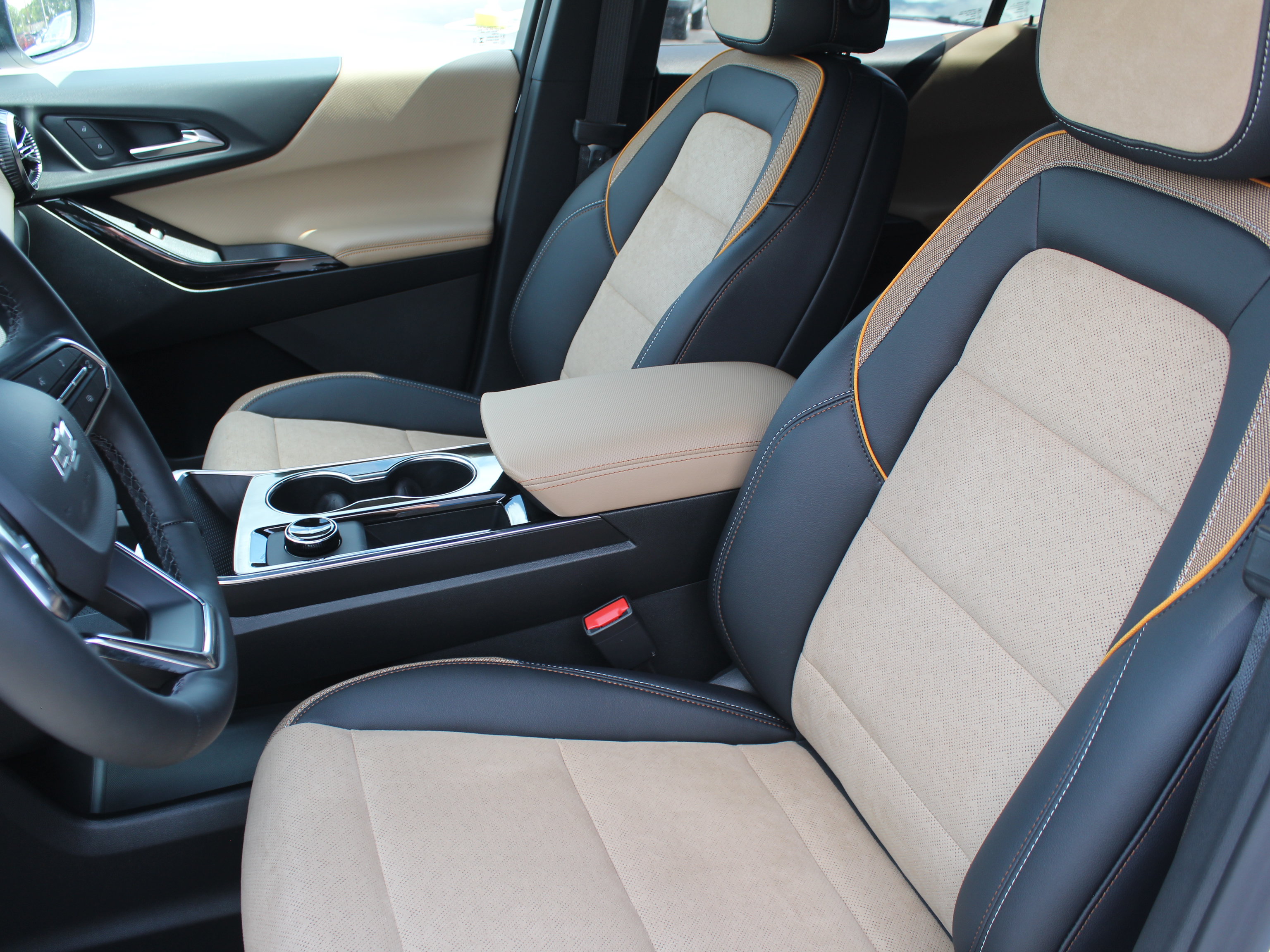 New 2026 Chevrolet Equinox ACTIV FWD image 9