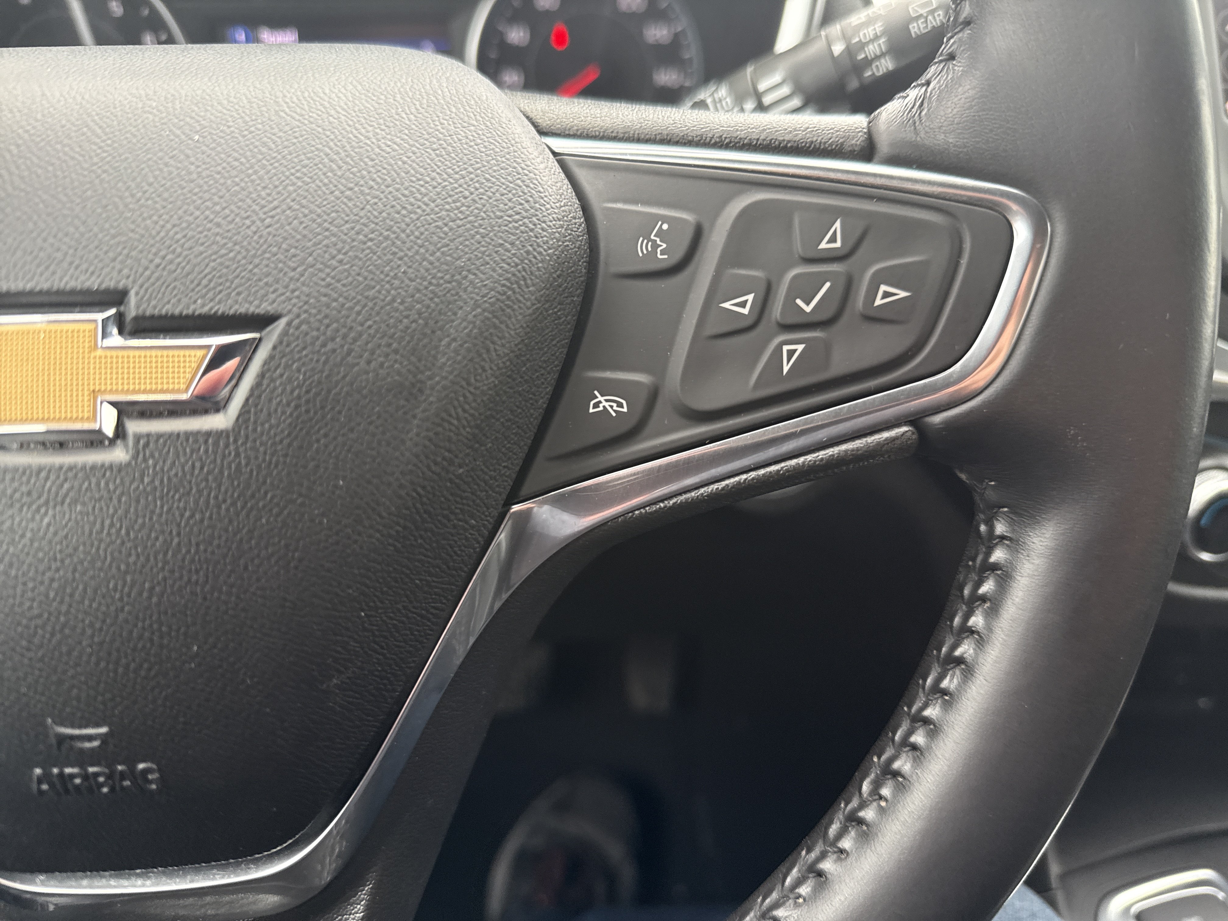 Used 2021 Chevrolet Equinox LT AWD/4WD image 4