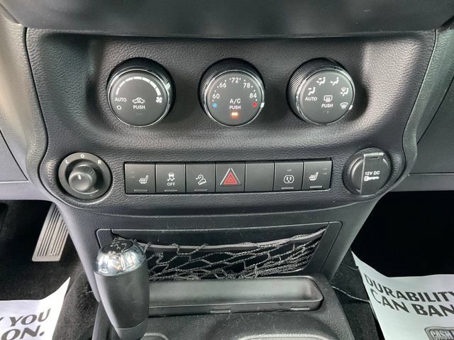 Used 2015 Jeep Wrangler Unlimited Rubicon AWD/4WD image 20