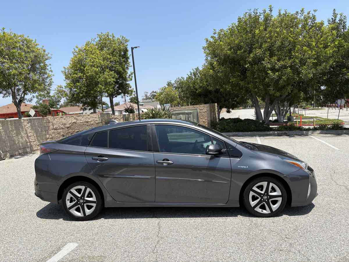 Used 2017 Toyota Prius Four Touring image 27