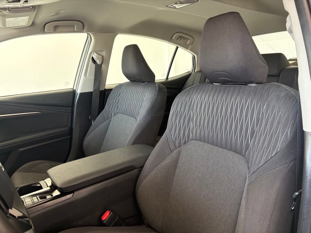 Used 2025 Toyota Camry LE FWD image 28