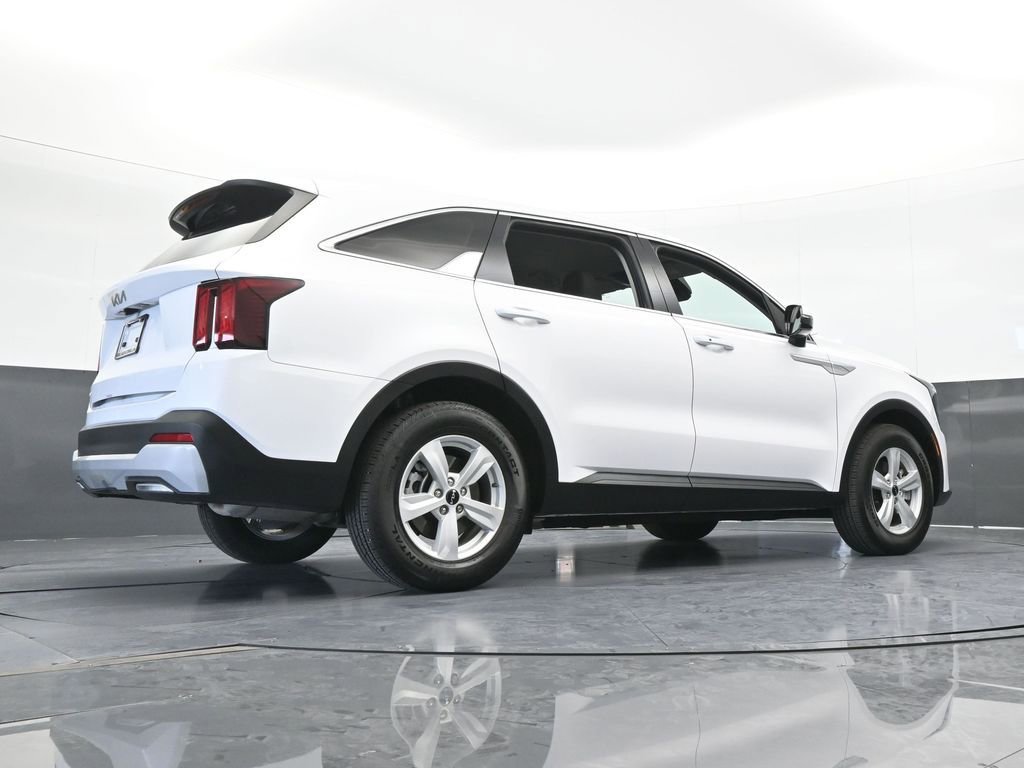 Used 2025 Kia Sorento LX image 57