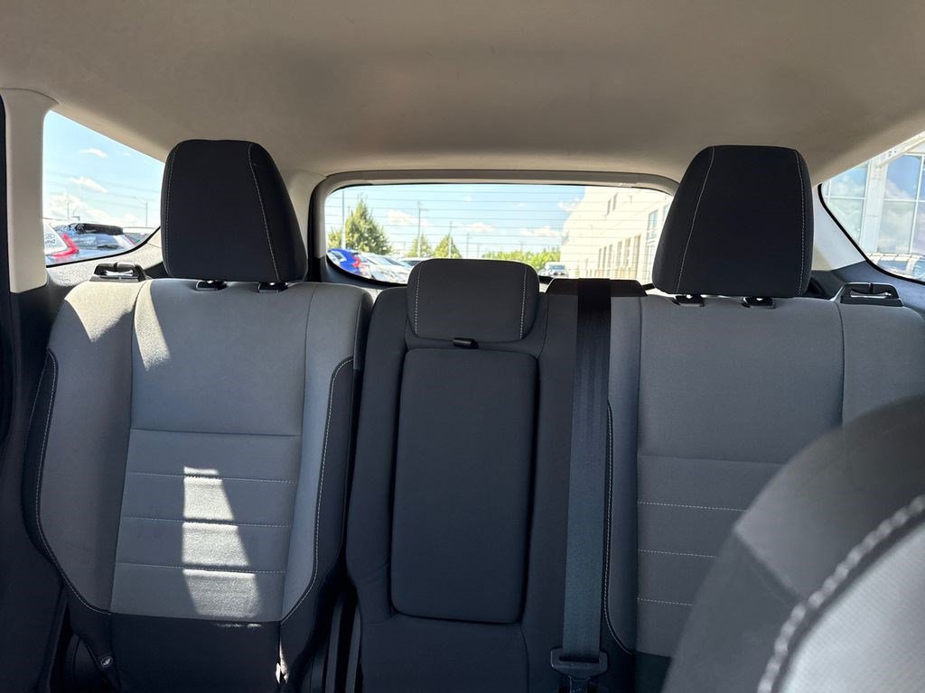Used 2016 Ford Escape SE FWD image 21