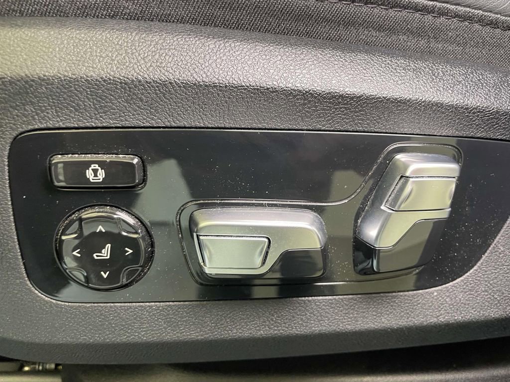 Used 2024 BMW X7 xDrive40i AWD/4WD image 14