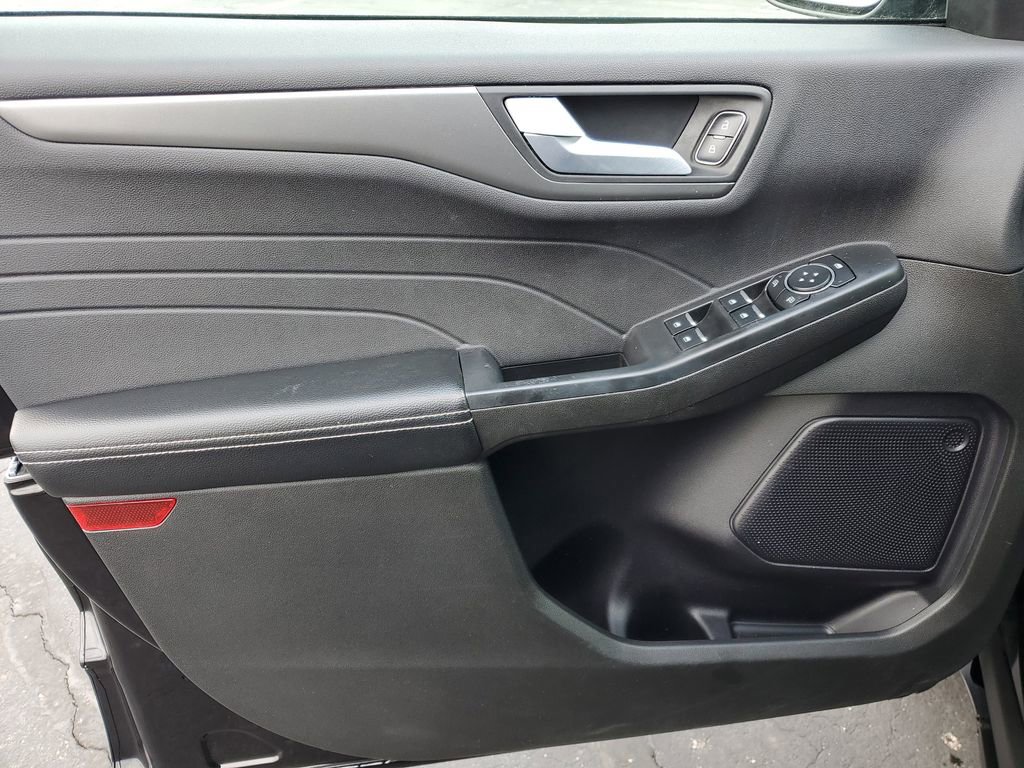 Used 2024 Ford Escape SE image 24