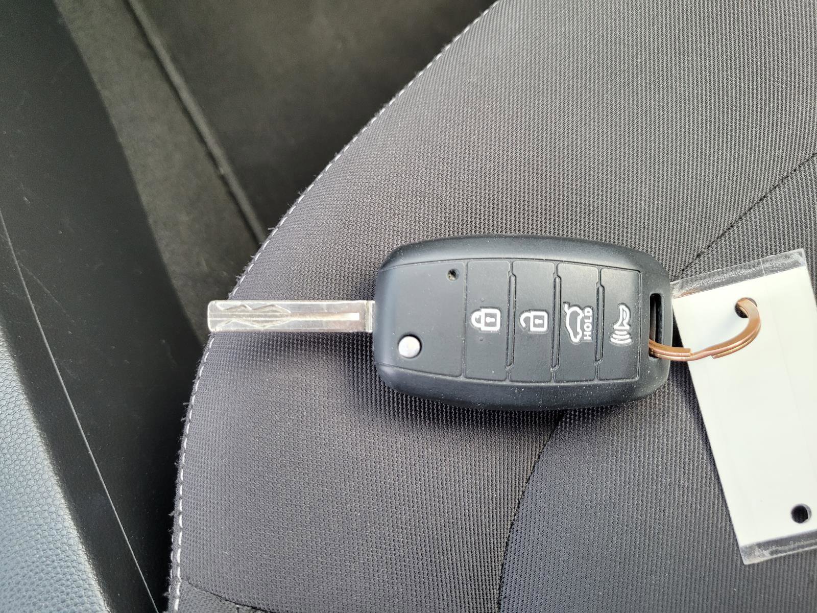 Used 2015 Kia Soul FWD image 28