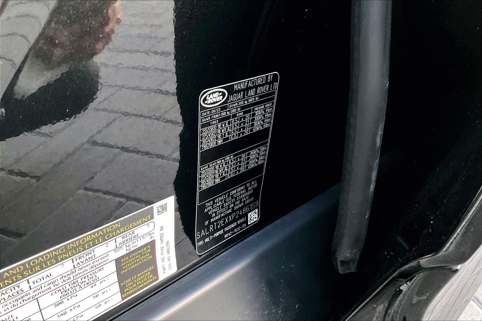 Used 2023 Land Rover Discovery S R-Dynamic image 34