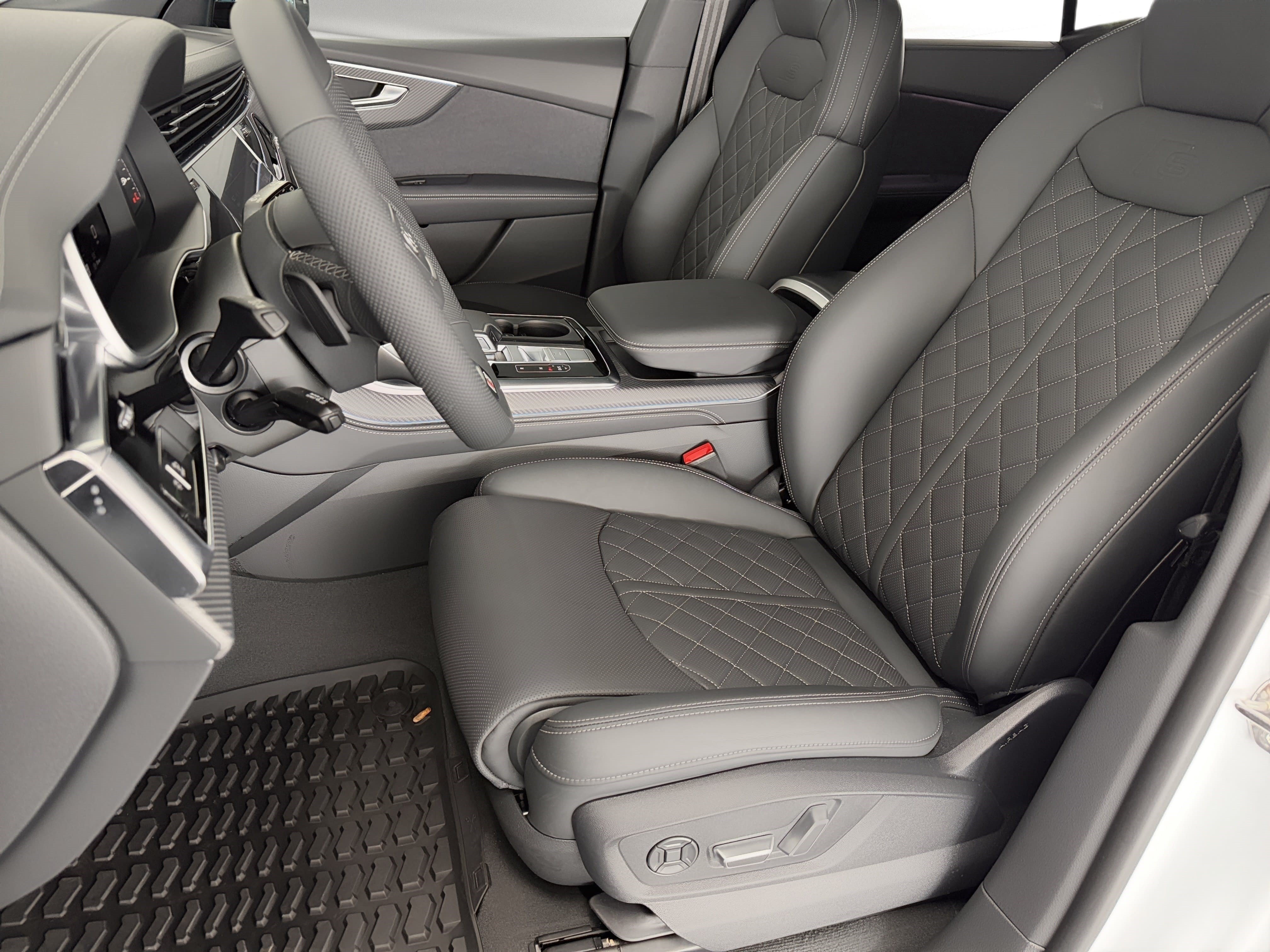 New 2026 Audi SQ8 Premium Plus AWD/4WD image 5