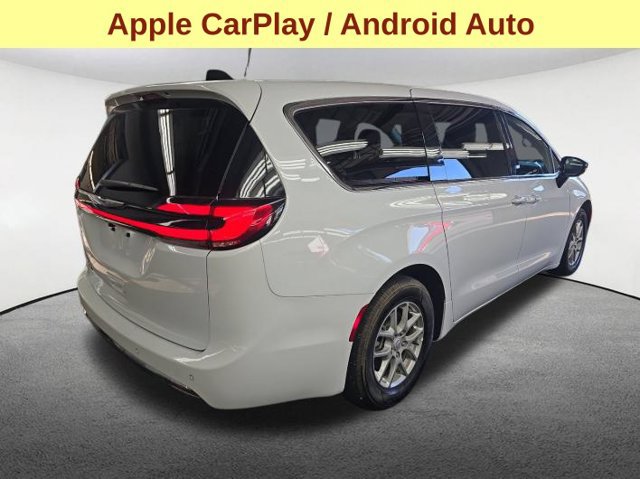 Used 2026 Chrysler Pacifica Select FWD image 7