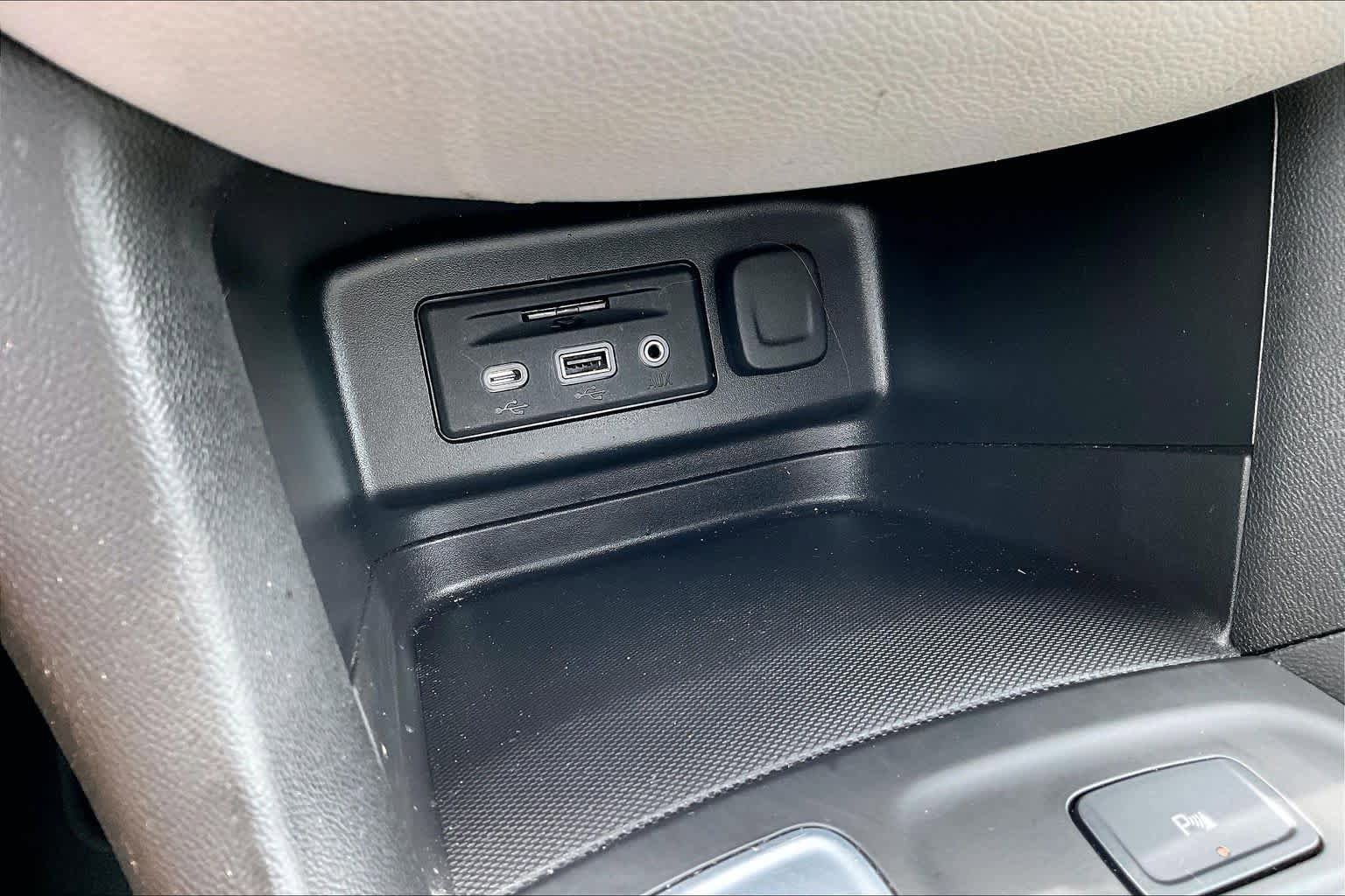 Used 2022 Chevrolet Equinox LT FWD image 32