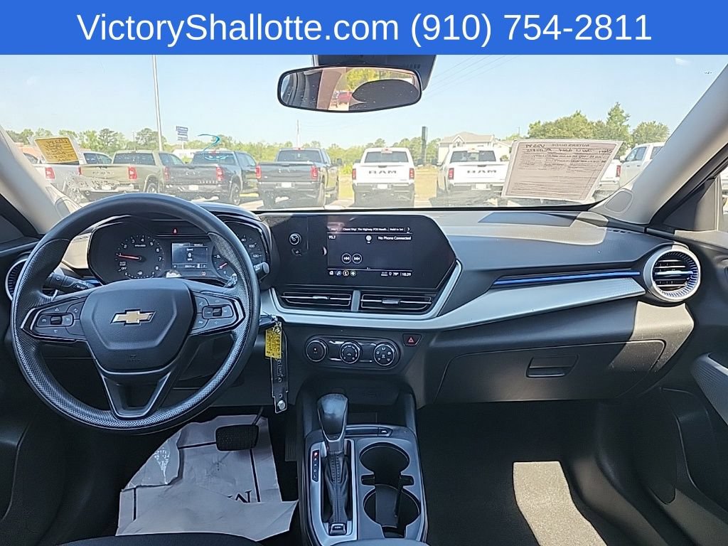 Used 2024 Chevrolet Trax LS FWD image 4