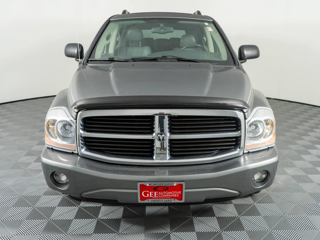 Used 2005 Dodge Durango Limited w/ Trailer Tow Group RWD image 2