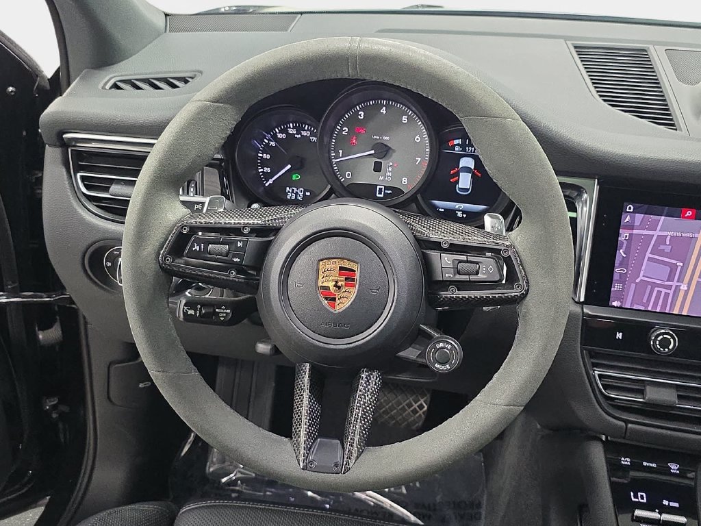 Certified 2024 Porsche Macan S AWD/4WD image 13