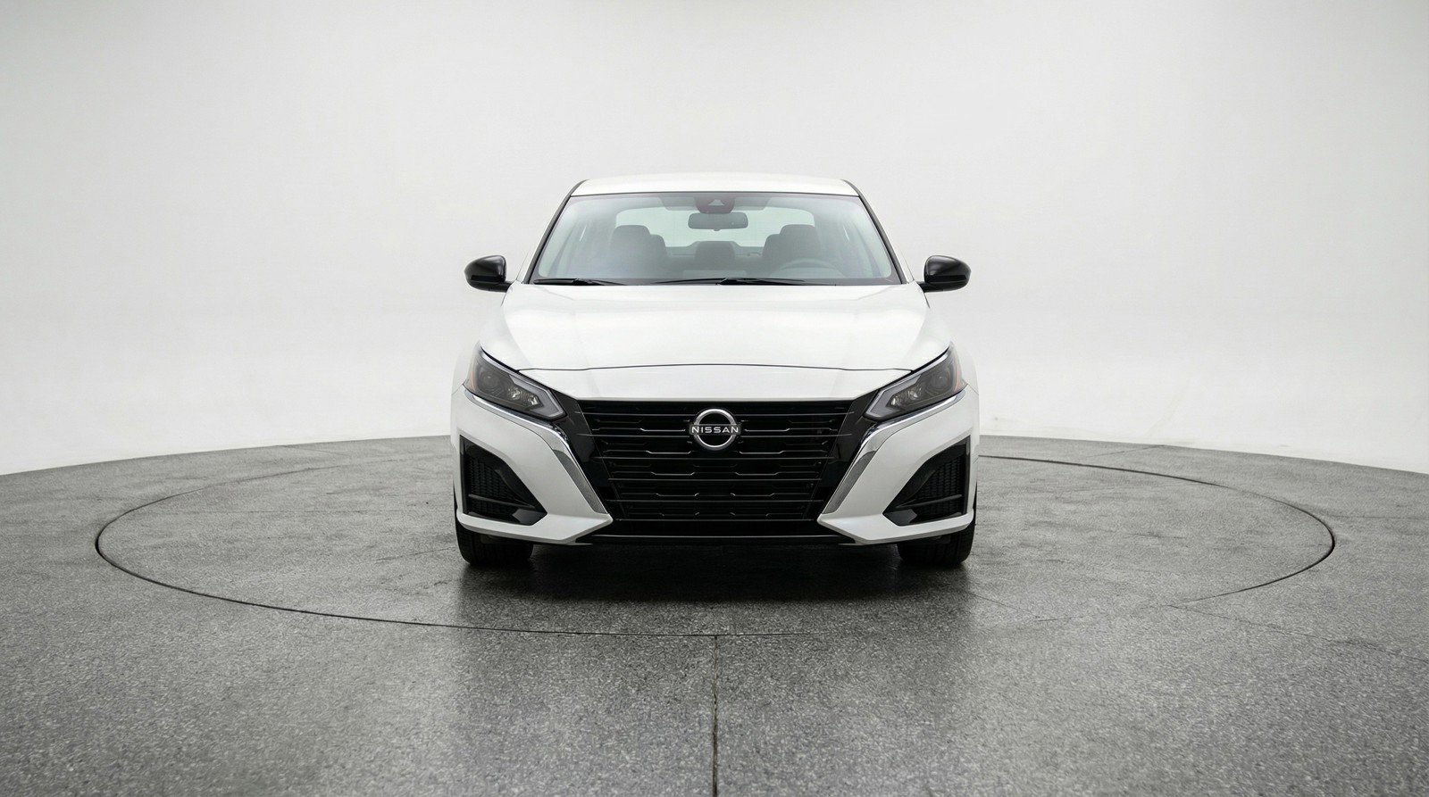 Used 2025 Nissan Altima 2.5 SV image 2