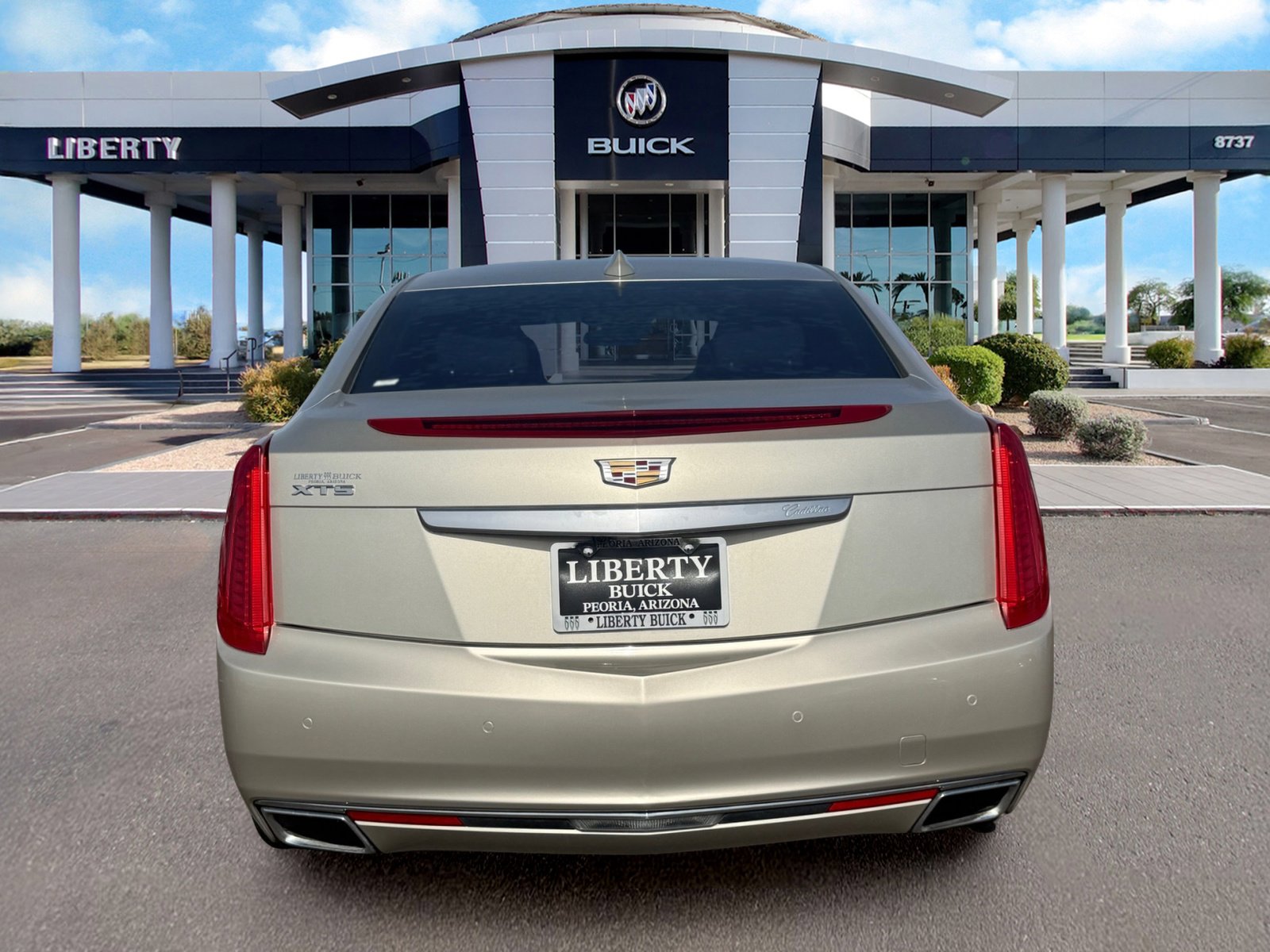Used 2016 Cadillac XTS Luxury w/ Driver Awareness Package FWD image 5
