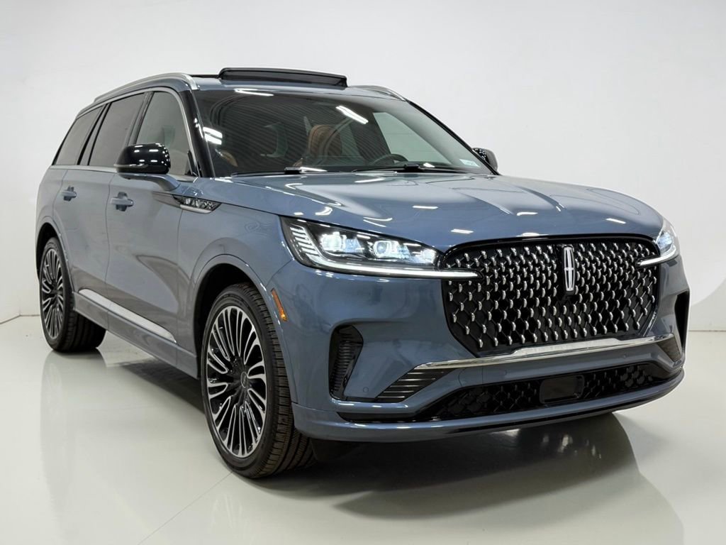 Used 2025 Lincoln Aviator Black Label image 11