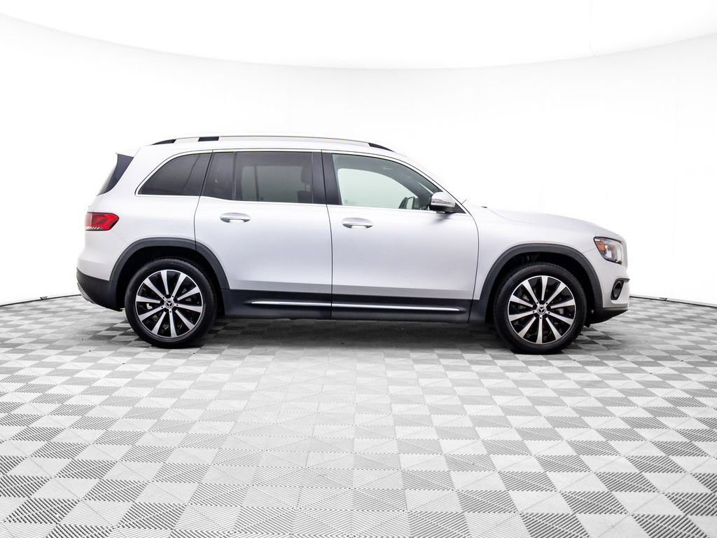 Used 2022 Mercedes-Benz GLB 250 4MATIC image 7